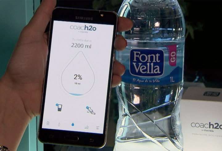 Coach2O, intelligent cap of FONT-VELLA reminds that you have to drink water